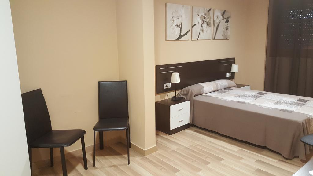 Pension Avenida Вильяфранка-дель-Пенедес Экстерьер фото